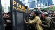 Polisi Tangkap 2 Pria Bawa Molotov Saat Demo Mahasiswa di Jakarta