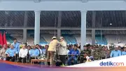 Prabowo Dianugerahi Lencana Emas Adhi Bhakti dari Petani dan Nelayan di Gorontalo