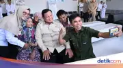 Prabowo Sapa Nakes dan Warga saat Tinjau RSUD Krui Lampung