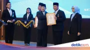 Presiden Anugerahkan Satyalancana Wira Karya kepada Enam Tokoh
