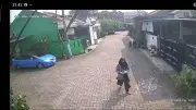 Pria di Tangerang Samar Pakaian Wanita Curi Mobil Tetangga