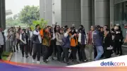 Roy Suryo dan dr Tifa Tiba di Kejari Jaksel Usai Dilimpahkan Polda Metro