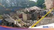Rumah di Benhil Ambruk Akibat Abrasi Tepi Kanal Banjir Barat