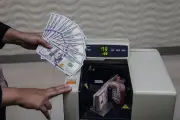 Rupiah Tembus Rp 18.000 per Dollar AS, Menkeu Sebut Sentimen Pasar