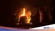 Rusuh di Irlandia Utara Buntut Penikaman Brutal, Bangunan dan Mobil Dibakar