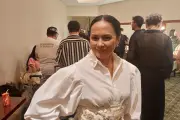 Sarah Sechan Bantah Kunyah Permen Saat Bawakan Acara, Ungkap Rahang Geser