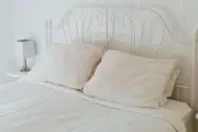 Sarung Bantal Bersih Ternyata Sarang Bakteri dan Jamur, Ini Faktanya