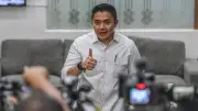 Seskab Teddy Jawab Kritik Dino Patti Djalal soal Kunker Prabowo