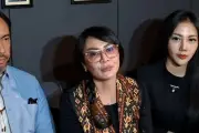 Tessa Kaunang Somasi Sandy Tumiwa karena Foto Editan Berhijab