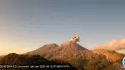 Tiga Gunung Api di Timur Indonesia Meletus Bersamaan Pagi Ini