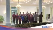 Wapres Gibran Tampung Aspirasi Mahasiswa, Catat di Buku Kecil