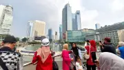 Warga Berjam-jam Menunggu Demonstran di Bundaran HI, Lalu Lintas Dialihkan