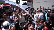 Warga Madura Sambut Antusias Kedatangan Presiden Prabowo Subianto