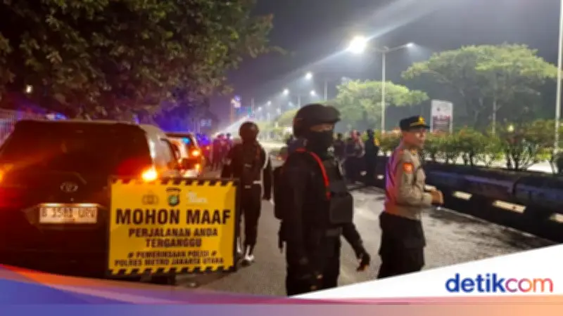 Brimob Amankan 6 Pemuda: 3 Begal, 3 Bawa Narkoba di Jakut