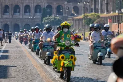 10.000 Vespa Padati Roma Rayakan 80 Tahun Skuter Ikonik