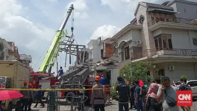 400 Personel SAR Gabungan Dikerahkan Evakuasi 2 Korban Ledakan Grand Polonia Medan