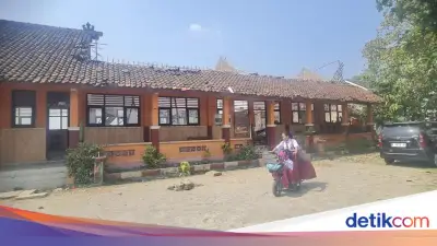Atap SDN di Grobogan Ambrol Sejak Awal Tahun, Belajar di Musala