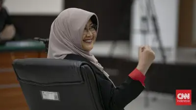 Dr Tifa Sambut Baik Eksepsi Dikabulkan: Keadilan Berdiri