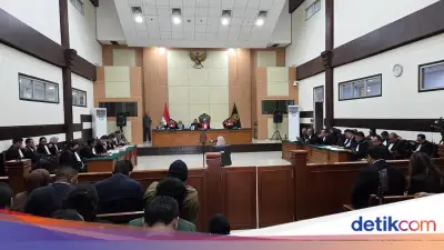 dr Tifa Tolak Damai dengan Jokowi dalam Kasus Fitnah Ijazah Palsu