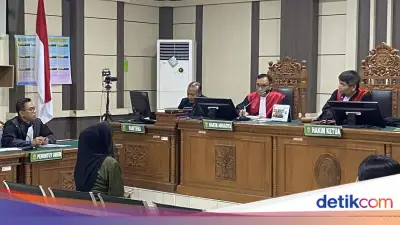 Fadia Arafiq Didakwa Gratifikasi Rp2,89 M dan Korupsi Outsourcing