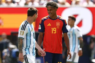 Foto Messi dan Lamyamal Rebut Trofi Piala Dunia 2026 Ternyata Hasil AI