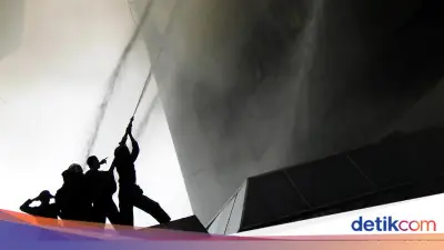 Gedung Djakarta Theater di Jakpus Kebakaran, Damkar Kerahkan 1 Mobil
