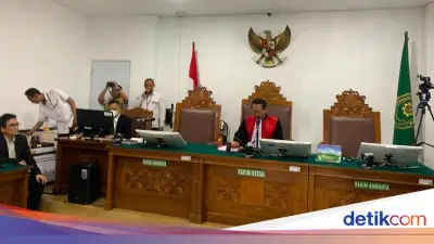 Hakim: Roy Suryo Salahgunakan Praperadilan untuk Tunda Sidang