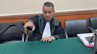 Hotman Paris Mundur Dampingi Febrie, Fokus Pemulihan di Singapura