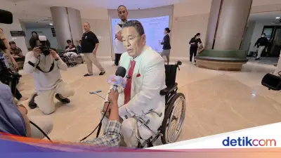 Hotman Paris Mundur dari Pengacara Eks Jampidsus Febrie karena Sakit