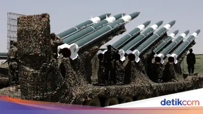 Houthi Klaim Serang Kapal Tanker Saudi dengan Rudal Balistik