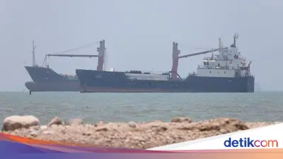 Iran Tembak Rudal ke Kapal Komersial di Selat Hormuz, AS Ancang-ancang