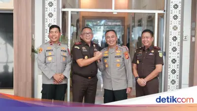 Kapolda dan Kajati Sumsel Tegaskan Persaudaraan, Bantah Isu Friksi