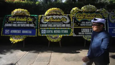 Karangan Bunga Banjiri Rumah Duka Rachmat Gobel, Surya Paloh Melayat