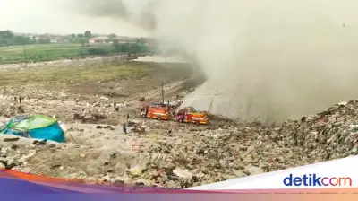 Kebakaran TPA Jatiwaringin Belum Padam Usai 24 Jam, Ini Kendalanya