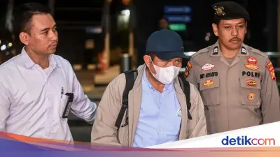 KPK: Bupati Lombok Barat Terima Suap Alphard, Hermes, hingga Sapi Kurban
