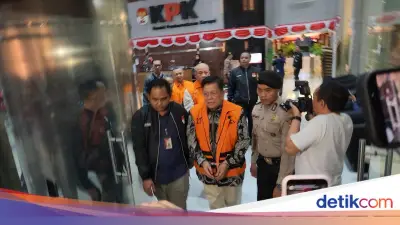 KPK Tahan Empat Tersangka Korupsi Jasindo Rp15,6 Miliar