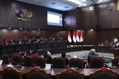 MK Hadirkan Tiga Rektor PTS dalam Sidang Uji UU Guru dan Dosen