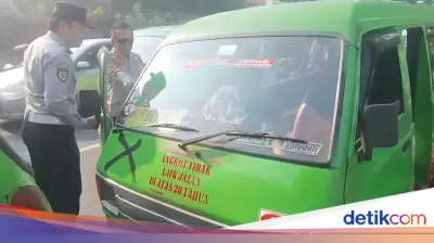 Ngeyel Tetap Jalan Usai Razia, 10 Angkot Tua di Bogor Dikandangkan