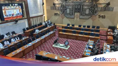 Panja RUU Ketenagakerjaan Bahas Outsourcing dan TKA di Masa Reses