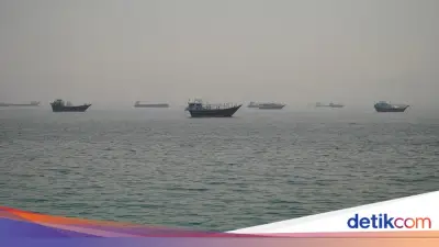 Penasihat Pemimpin Tertinggi Iran: Selat Hormuz Lebih Penting daripada Puluhan Bom Atom
