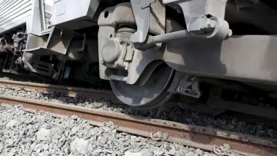 Petugas Perlintasan Diduga Tertidur, Truk Nyaris Tertabrak KA Brantas di Kediri