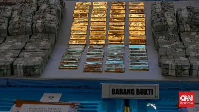 Polisi Beberkan Barang Bukti Tiga Kasus Korupsi: Emas 74 Kg dan Uang Miliaran