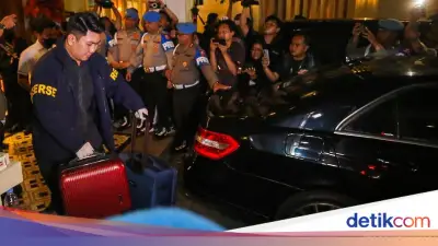 Polisi Geledah 12 Lokasi Terkait Tiga Kasus Dugaan Korupsi Besar