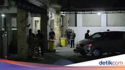 Polisi Selesai Geledah Ruko di Cipete, Boyong Koper Besar hingga Monitor