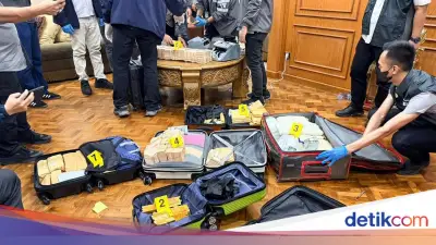 Polri Sita Ratusan Kg Emas dan Uang Asing di Rumah Bogor Terkait Korupsi PLN, ASABRI, Krakatau Steel