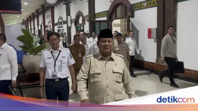 Prabowo Kelakar Minta Wartawan Bayar Tiket Saat Jajal Kereta Nusantara Explorer