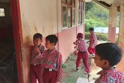 Prabowo Targetkan 2029 Seluruh Sekolah di Indonesia Direnovasi