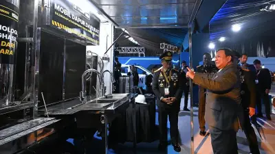 Prabowo Tinjau Teknologi Lokal di Pameran Bhayangkara ke-80