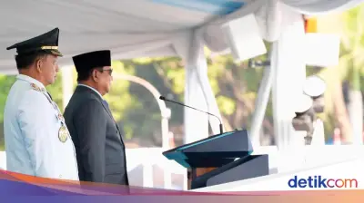 Presiden Prabowo Lantik 1.204 Pamong Praja Muda IPDN di Jatinangor