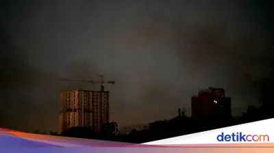 Rudal Balistik Rusia Hantam Kyiv, Langit Ibu Kota Ukraina Gelap